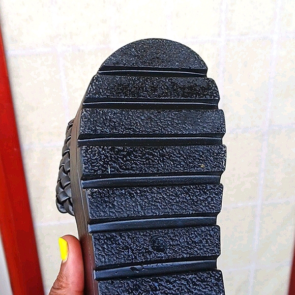 Vegan Platform Sandals - Picture 10 of 11